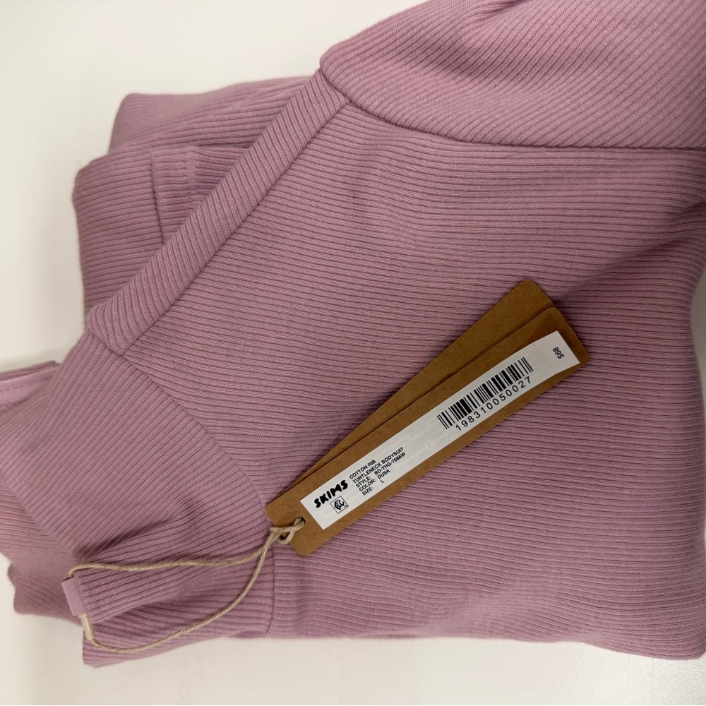 SKIMS Ribbed Bodysuit in Lavender